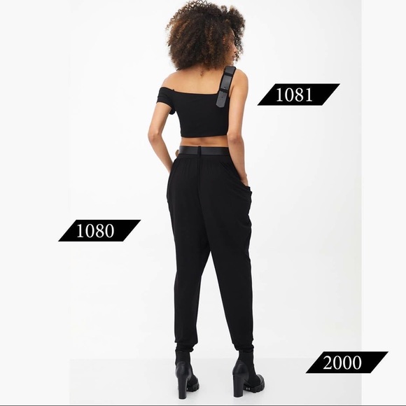 Top + pants - Picture 2 of 2